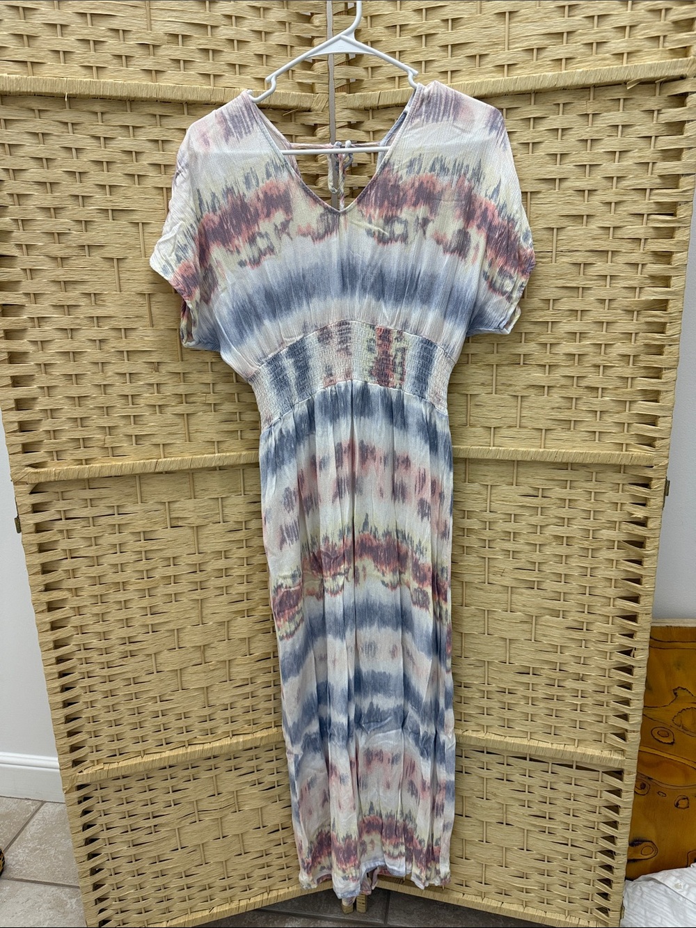 Maxi dress size, large, white, blue, pink, tie